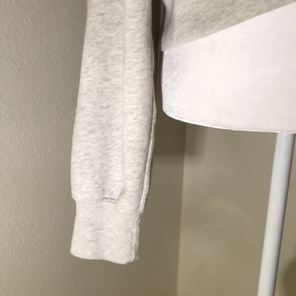 Abercrombie & Fitch Soft V-neck Sweater - Picture 5 of 10